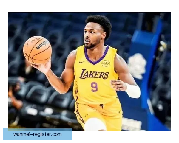 布朗尼砍下26分7篮板5助攻带领南湾湖人获胜 老詹盛赞布朗尼表现超乎想象 布朗尼砍下26分7篮板5助攻带领南湾湖人获胜 老詹盛赞布朗尼表现超乎想象