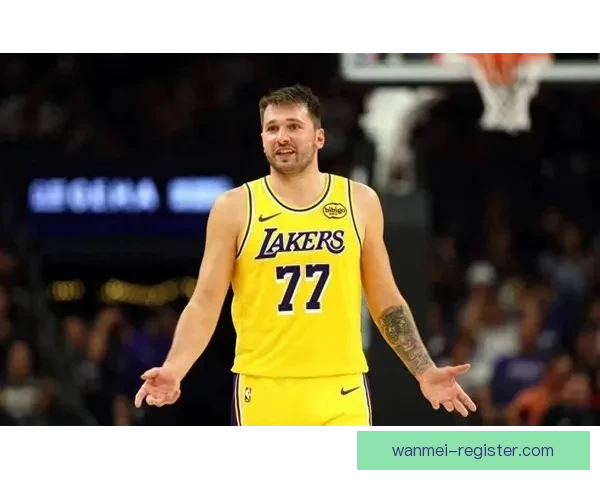 东契奇复出砍下42分12助 湖人力克骑士里夫斯艾顿发挥出色